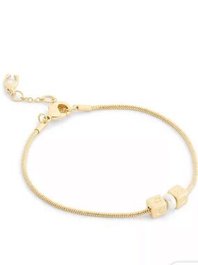 COACH
Imitation Pearl Signature C Cube Bracelet. New